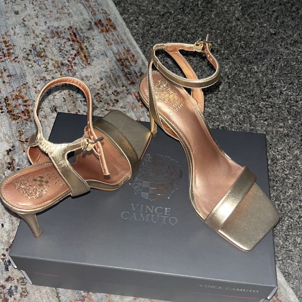 Vince Camuto sandal